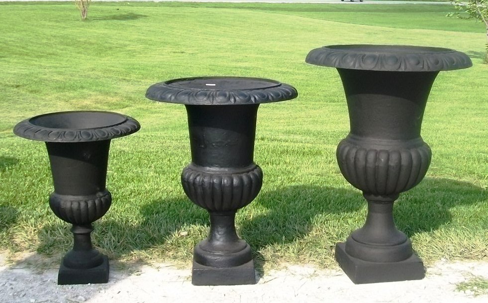 Hard Goods Planters and Urns Buying Agency in Delhi